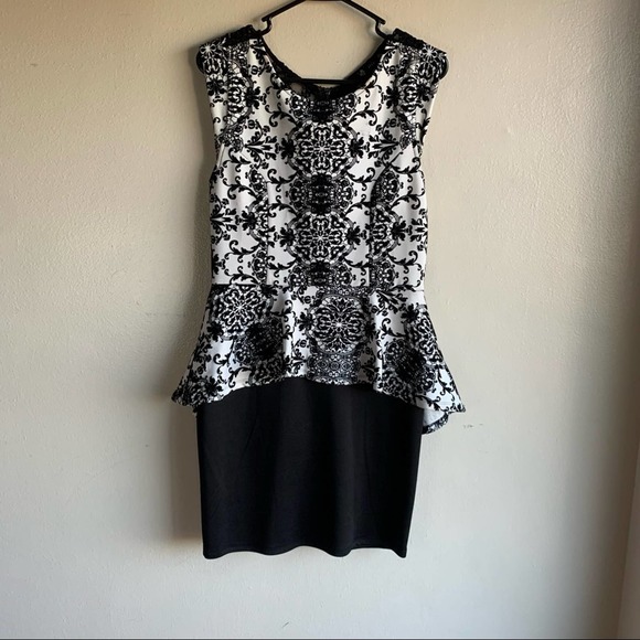 Iris Boutique Sleeveless Black And White Lace Dress Size XL - Picture 2 of 8
